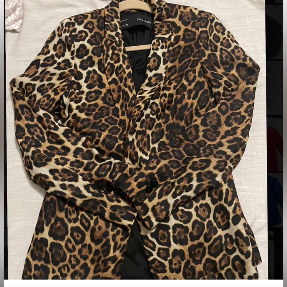 Zara leopard Print Blazer - Size small - worn once. lightweight material